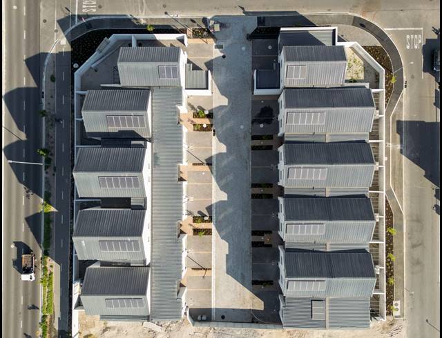 2 BEDROOM TOWNHOUSE FOR SALE IN SANDOWN
